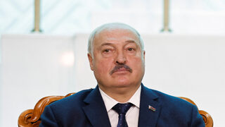 Лукашенко обеща да освободи тежко болни опозиционери от затвора