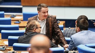 За Божанков бързите избори, за които работят Борисов и Пеевски, обслужват "новия месия" Радев