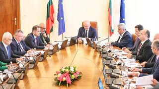 Служебният кабинет се похвали, че е внесъл в парламента общо 14 законопроекта