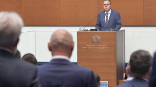 <span class="highlight">ДСБ</span> поясни как си представя техническото правителство и отчете допуснатите грешки