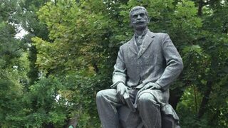 "Спокойно гледам в бъдещето ази: там мойте песни все ще се четат"