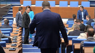 Растеж по време на политически блокаж