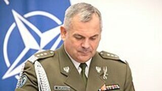 Полша трябва да е готова за мащабна война, заяви началникът на армията