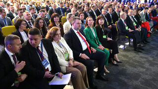 Доган остави решението за изключване от ДПС на Пеевски на колективните органи