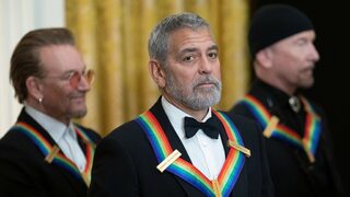 Нанси Пелоси, Джордж Клуни и други демократи се усъмниха в шансовете на Байдън