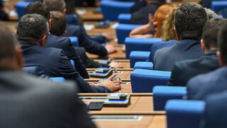 Парламентът ще заработи месец след първия звънец: Търсят се членове и председатели за 25 комисии