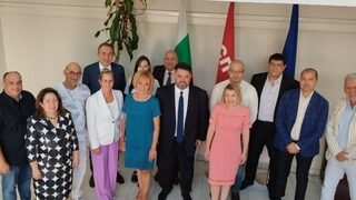 БСП и "Изправи се, България" щели да връщат "силното <span class="highlight">ляво</span>"