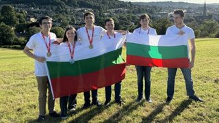 Пет медала спечелиха българските ученици от Международната олимпиада по математика
