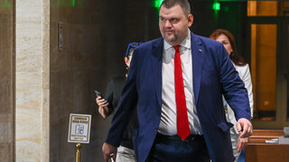 Пеевски поиска Лозан Панов и Христо Иванов да обясняват за влияние пред комисията за Нотариуса