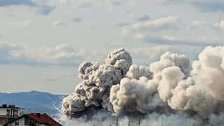 Още един склад с фойерверки, който не е засегнат, притеснява властите