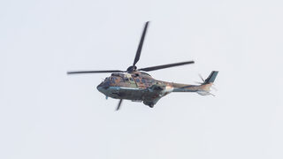 Хеликоптери вече гасят пожара в склада край Елин Пелин