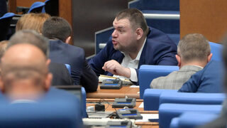Пеевски отхвърли поканата на "Има такъв народ" за преговори за кабинет още преди да я получи