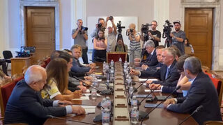 "Управление без Пеевски": Депутатите от ДПС, подкрепящи Доган, се срещнаха с "Има такъв народ" (видео)