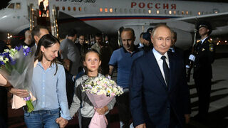 Децата на разменени <span class="highlight">шпиони</span> на Путин не знаели, че родителите им са руснаци