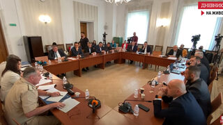 Дебатът в комисията за отбрана за закупуването на <span class="highlight">зенитно</span>-ракетен комплекс (видео)