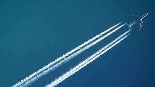 Конфликтите затварят популярни дестинации, държавата неоснователно определяла други като рискови