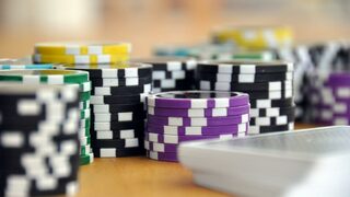 Инфлуенсърите имат право да рекламират хазарт, тълкува приходната агенция