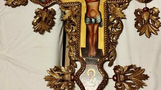Снимка на деня: Полицията откри "уникални и безценни" църковни реликви