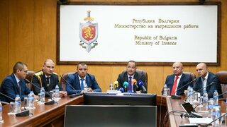 Вътрешният министър обвини депутат в арогантна намеса в работата на полицейска служба
