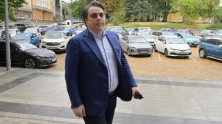 Василев призова депутатите да се върнат на работа, за да се намери служебен премиер