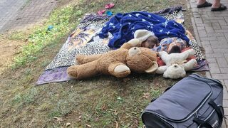 Унгария ще дава подслон на украински бежанци само от зоните на бойни действия