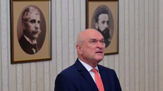 "Да се свали политическото напрежение": Главчев намекна, че е готов да смени Калин Стоянов