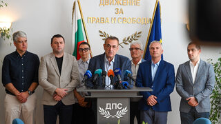 Лоялните на Ахмед Доган и семействата им са обект на масови проверки, обяви Джевдет Чакъров