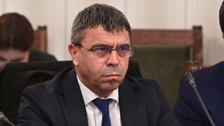 Главчев и Илков: издържан ли е тестът "човек на Пеевски"?