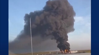 Видео показва горящата петролна база край <span class="highlight">Ростов</span> <span class="highlight">на</span> <span class="highlight">Дон</span> след украинска атака