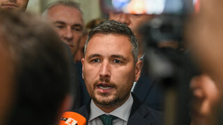 Приближен до Доган: Данаил Папазов действа под заплахите и натиска на Пеевски