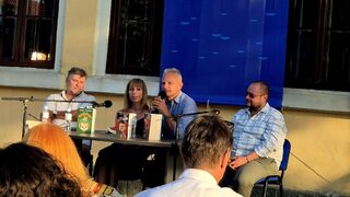 "Критска магия е това. Трудно хваща, но дълго държи": Алек Попов бе почетен с литературна вечер в Созопол