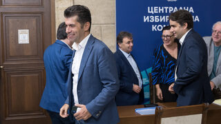 Кирил Петков: Изходът е да изберем достоен непартиен премиер и обща програма