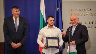 Премиерът и министърът на спорта наградиха олимпийците и параолимпийците