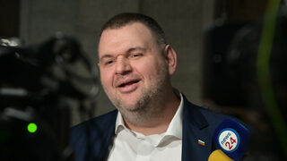 След като съдът пусна ДПС на Пеевски на вота, изборната комисия спря ДПС на Доган
