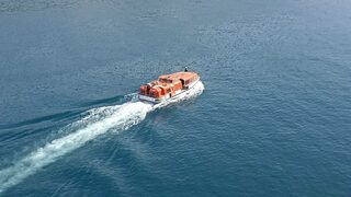 Лодка с шестима българи на борда потъна край Лефкада, всички са спасени