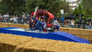 Фотогалерия: Смях, адреналин и дъжд на <span class="highlight">Red</span> <span class="highlight">Bull</span> Soapbox Race България 2024