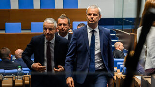 "Възраждане" неуспешно опита да прокара закона за чуждите агенти в единствената <span class="highlight">комисия</span>, която контролира
