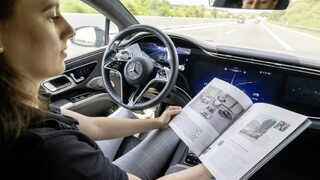 По германските магистрали колите на "Мерцедес" ще се движат автономно с до 95 км/ч