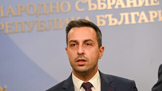 "Възраждане" сигнализира Икономическа полиция за скелето на Паметника на съветската армия