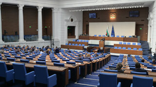 "Тренд": Парламентът приключва работа с 12% доверие, кабинетът на Главчев има 19%