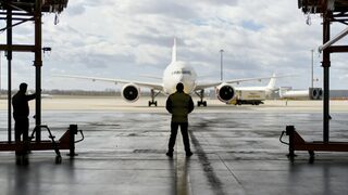 Въздушният трафик в Близкия изток е обхванат от хаос