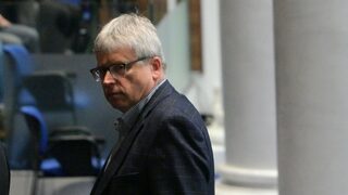 Надзорният съвет на здравната каса отложи решението за възстановяването на работа на управителя ѝ