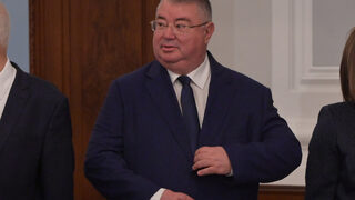 Социалният министър: Не се обсъжда пенсионната <span class="highlight">възраст</span> да достигне 70 години