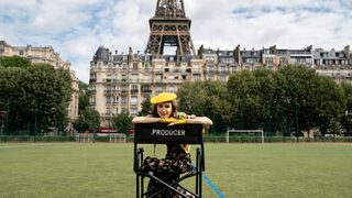 Еманюел Макрон ще се бори "Емили в Париж" да остане в Париж