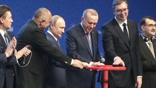 Без газ и нефт от Москва? Идва ли краят на руската енергийна хватка