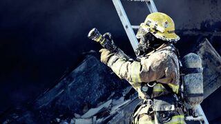 Близо 40 души са в болница след пожар в хотел в Северна Италия