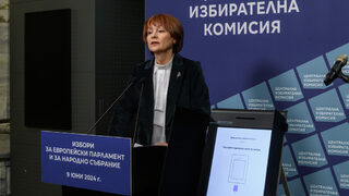 Продължава замяната на членове на секционни комисии след края на обученията