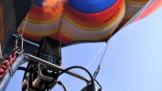 Две обвинения и арест за 72 часа за собственика на балона, при скок от който загина човек
