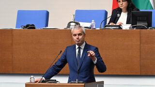 Според "Маркет линкс" втора сила е "Възраждане", а в парламента влизат 8 формации