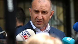Президентът назначи бивш служебен министър и свой съветник в Конституционния съд
